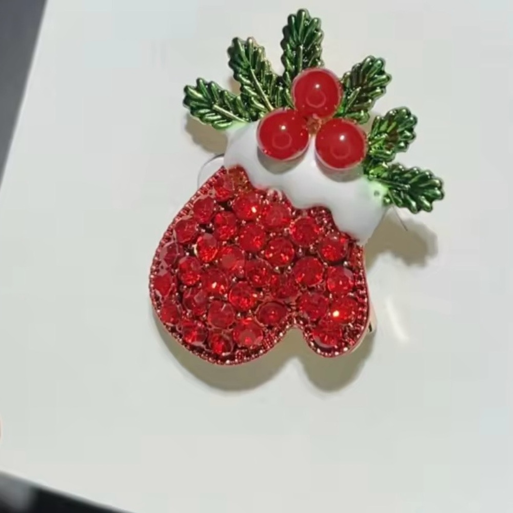 **Christmas-Themed Mitten Brooch with Holly and Berries**